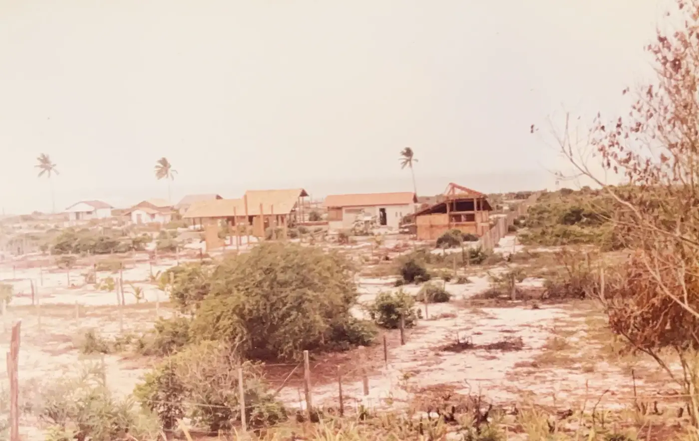 Paisagem de restinga e terrenos nos primeiros tempos de Caraíva