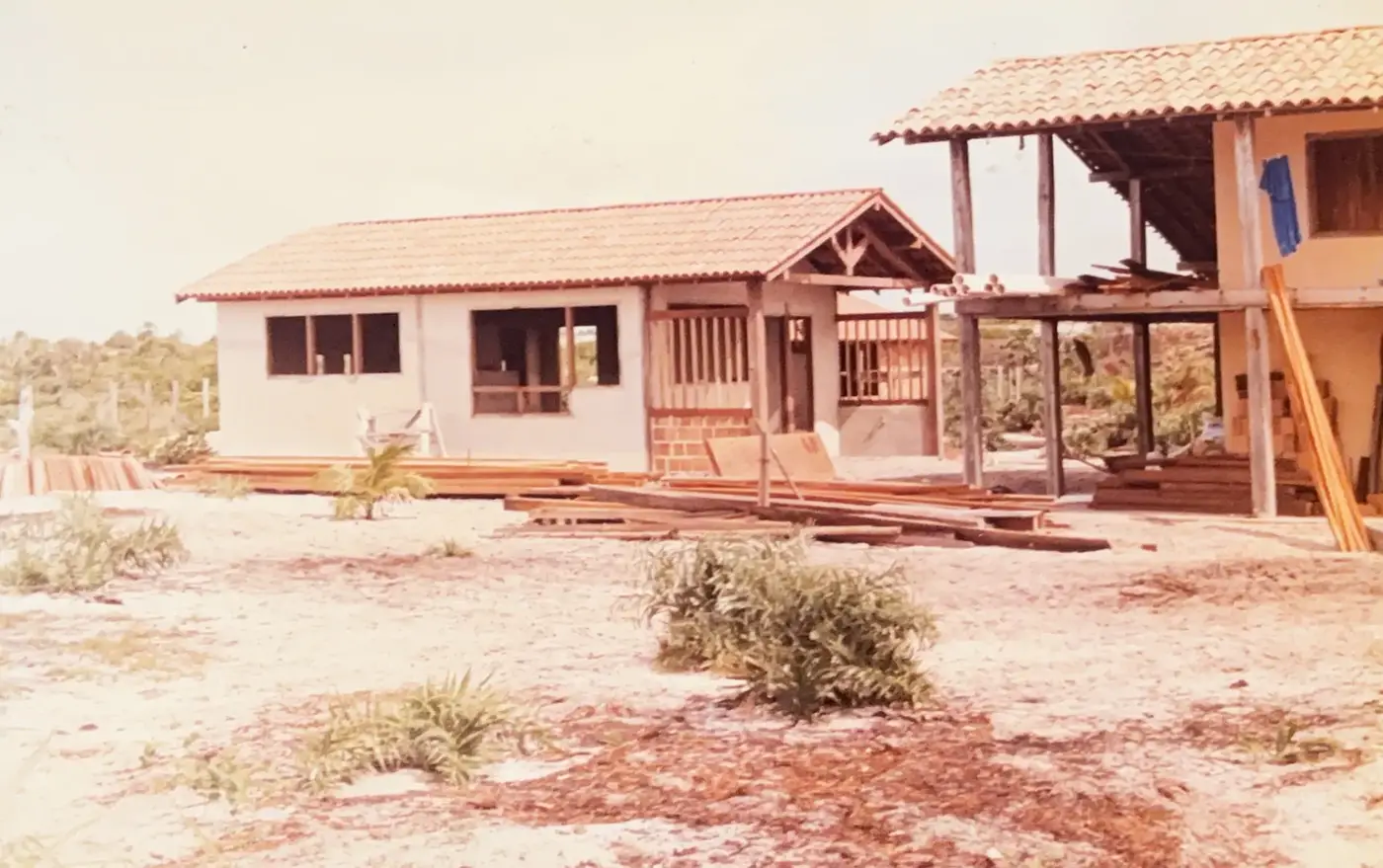 Construção da Pousada Terra em seus primeiros anos